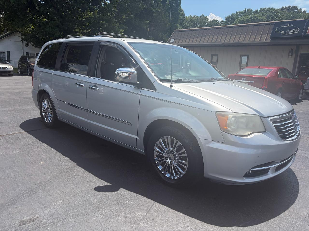 Chrysler Town & Country Limited 2011