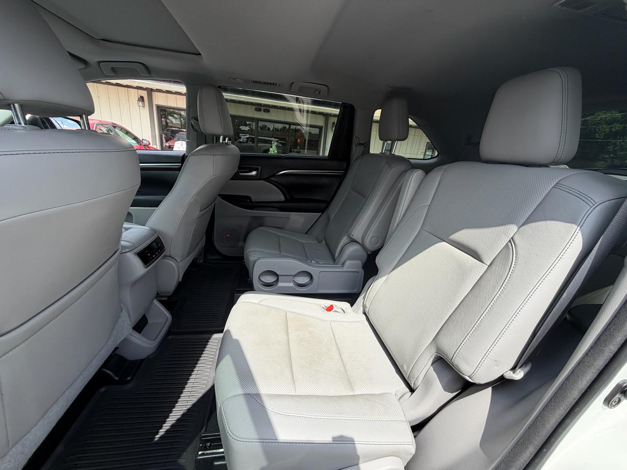 Toyota Highlander Limited FWD V6 2015