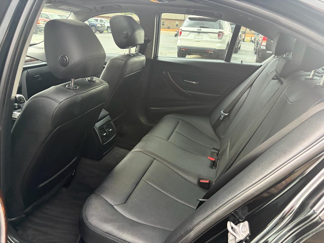 BMW 3-Series 320i Sedan 2015