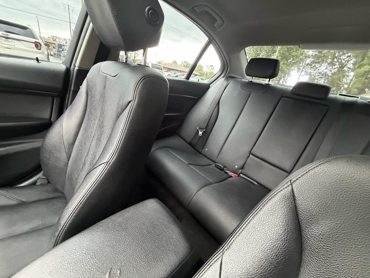 BMW 3-Series 320i Sedan 2015