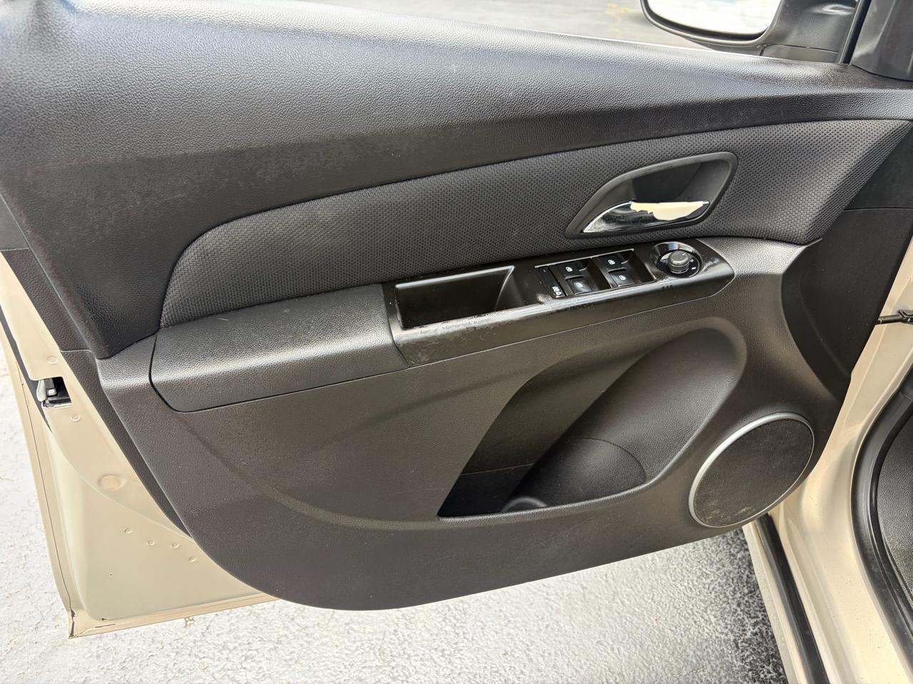 Chevrolet Cruze 1LT 2011