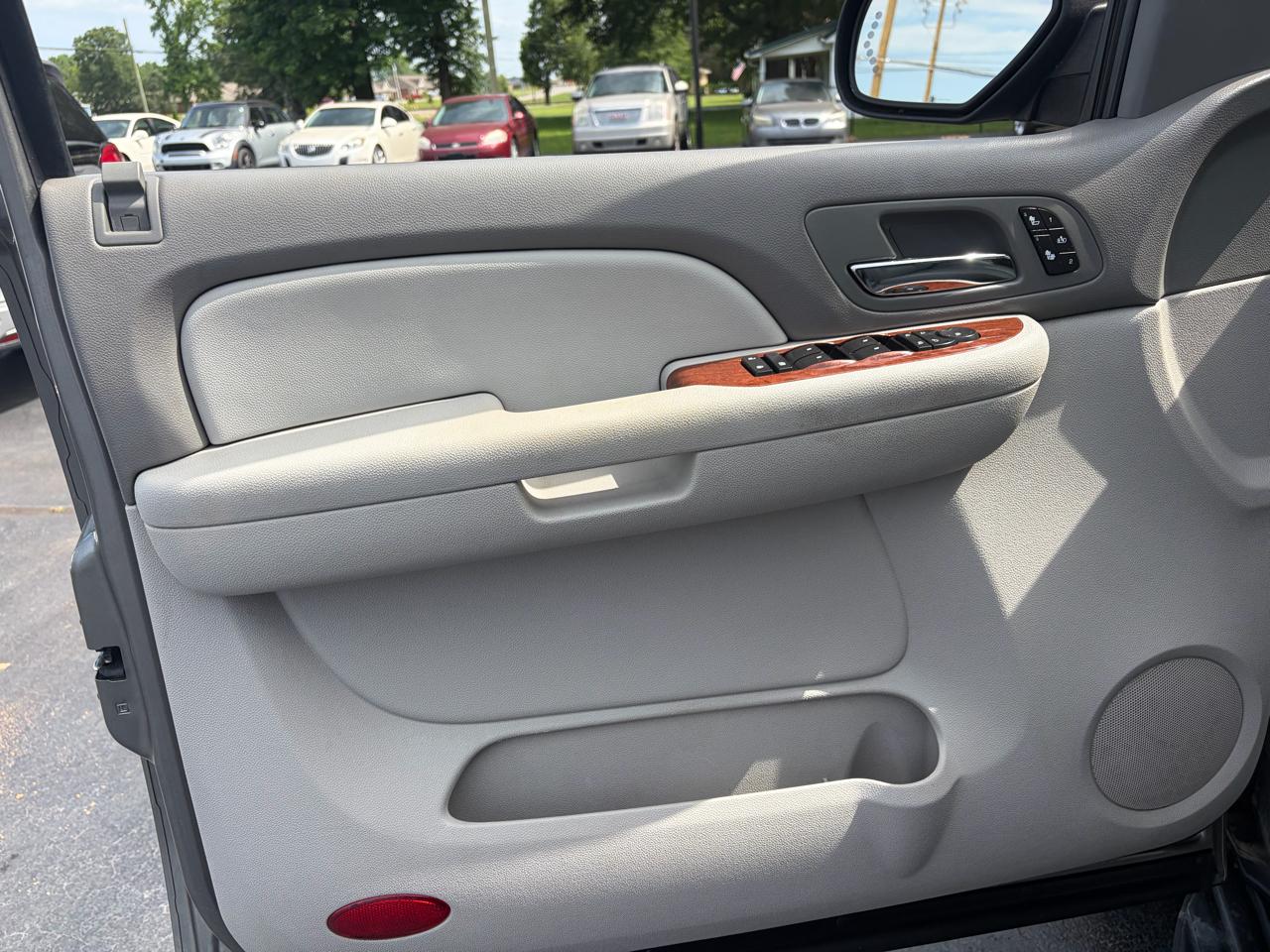 GMC Yukon SLE-1 2WD 2007
