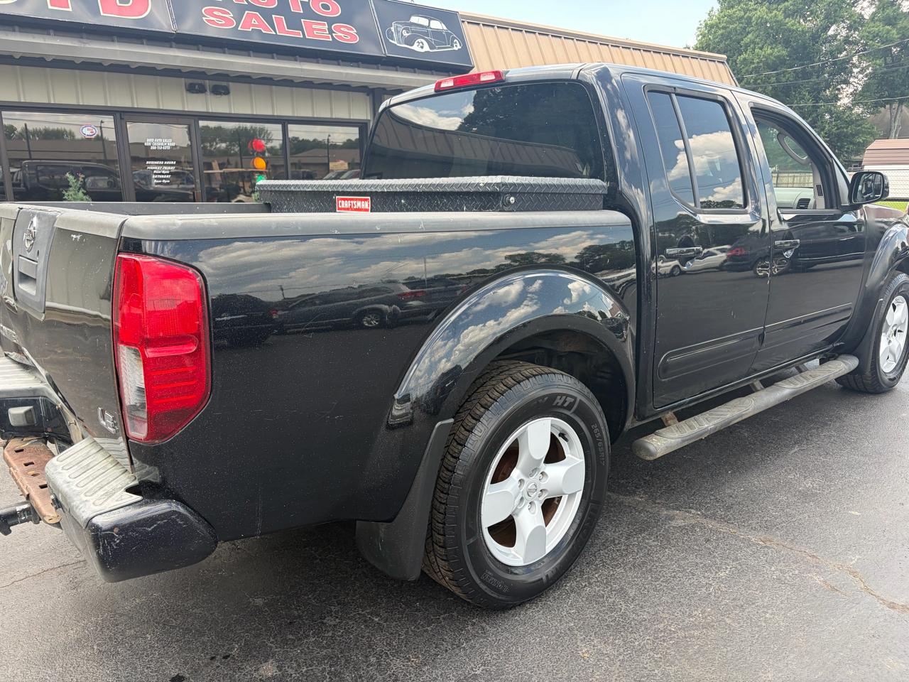Nissan Frontier SE Crew Cab 2WD 2005