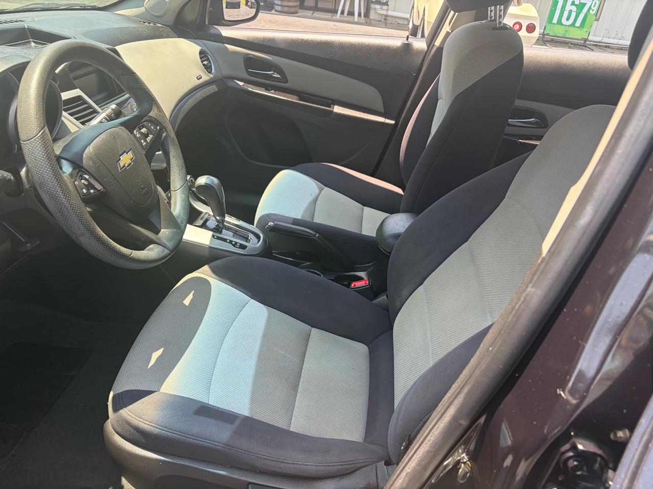 Chevrolet Cruze LS Auto 2013