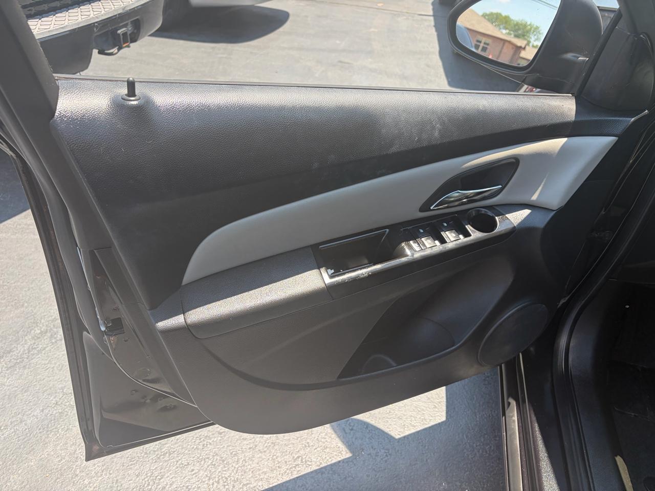 Chevrolet Cruze LS Auto 2013