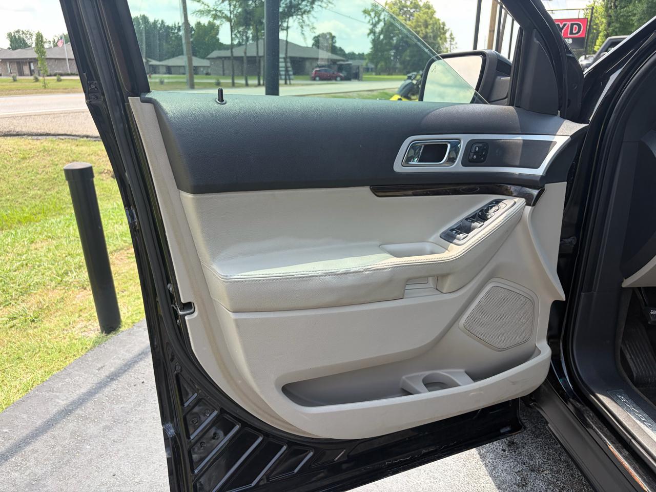 Ford Explorer Limited FWD 2012