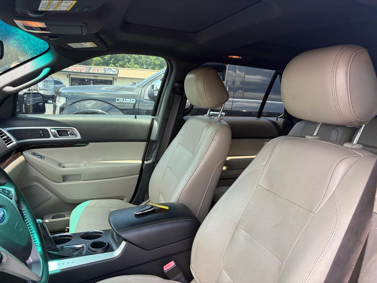 Ford Explorer Limited FWD 2012