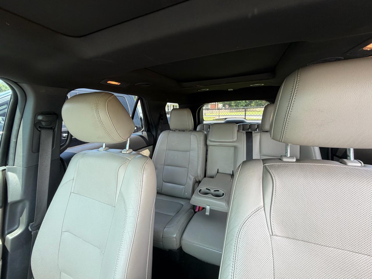 Ford Explorer Limited FWD 2012