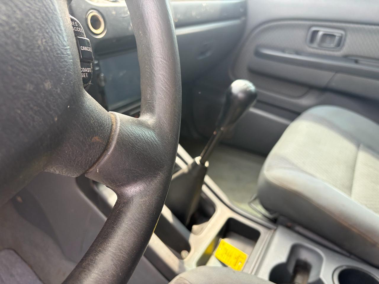 Nissan Xterra XE 2WD 2004
