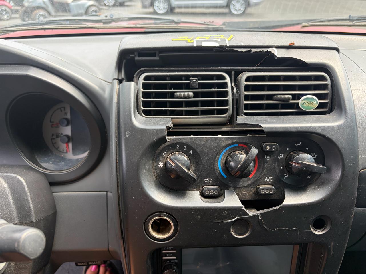 Nissan Xterra XE 2WD 2004