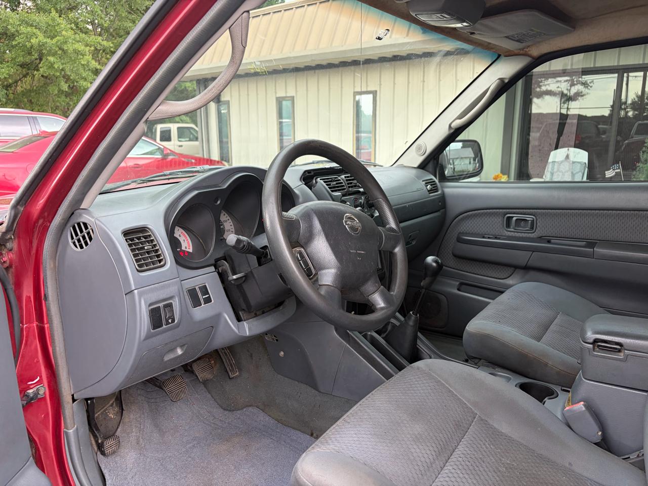 Nissan Xterra XE 2WD 2004