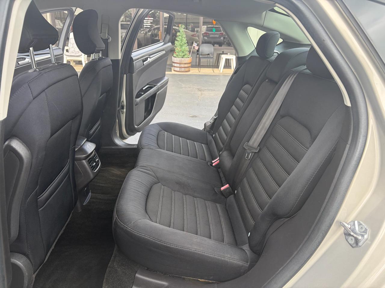 Ford Fusion SE 2015