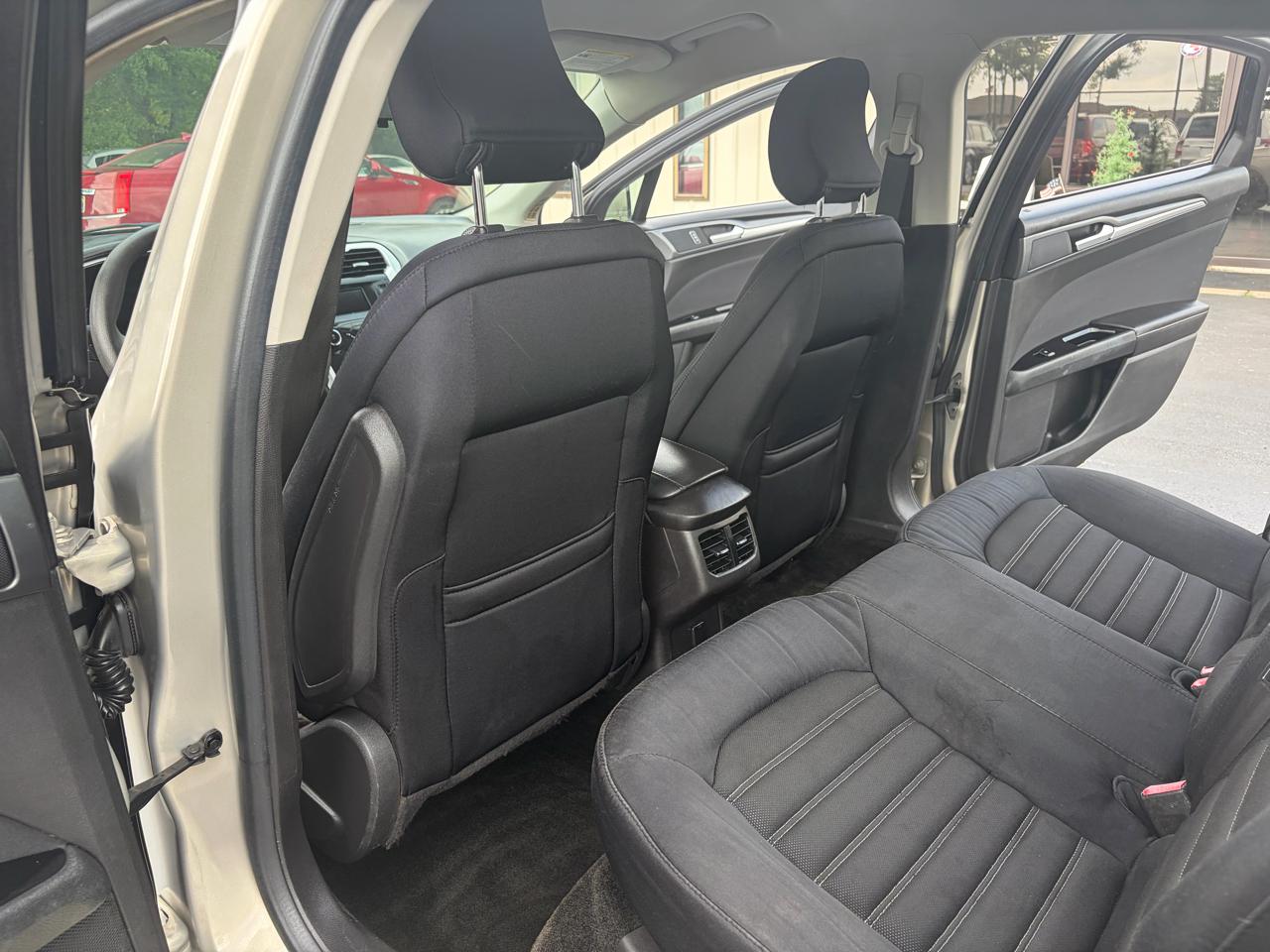 Ford Fusion SE 2015