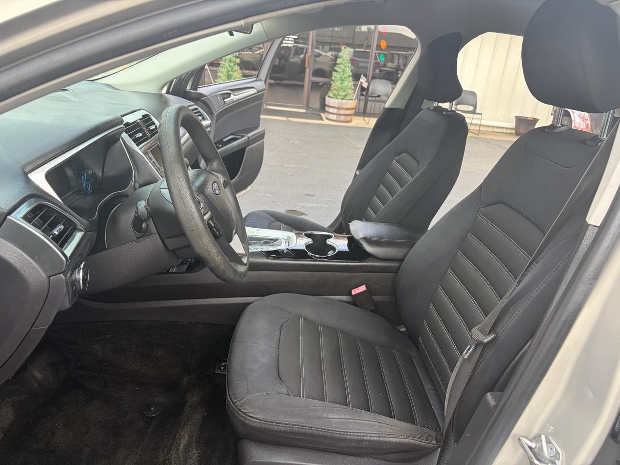 Ford Fusion SE 2015