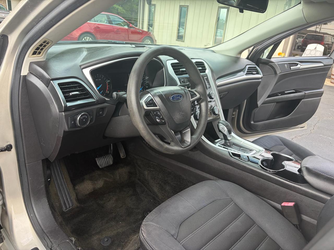 Ford Fusion SE 2015