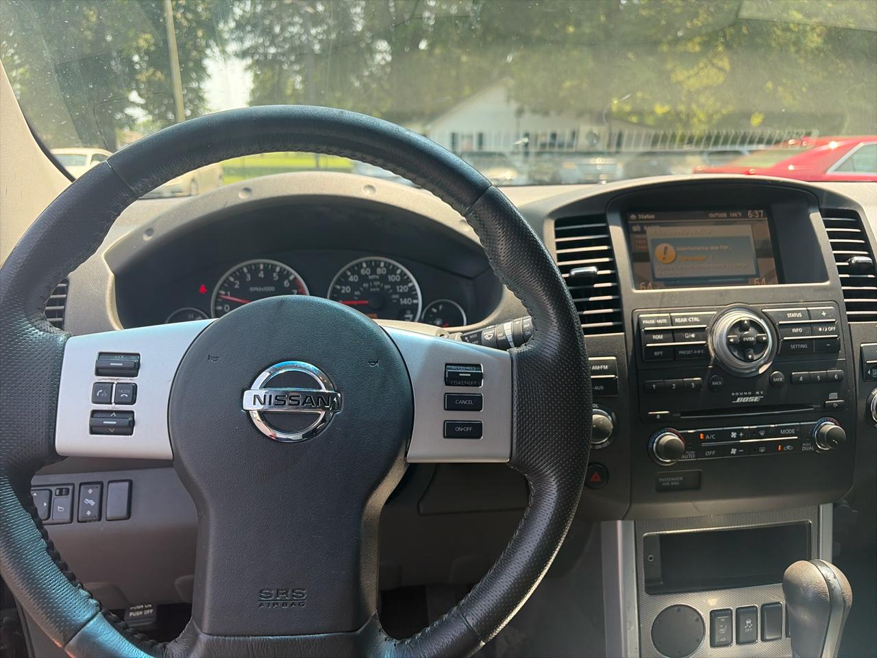 Nissan Pathfinder S 2012