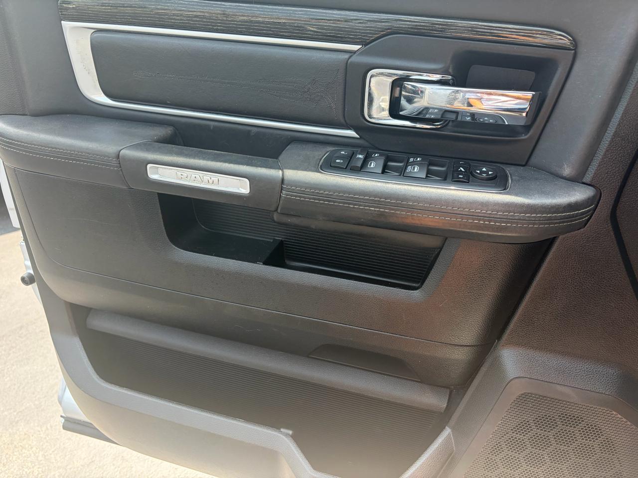 RAM 1500 Limited 4x4 Crew Cab 5'7" Box 2015