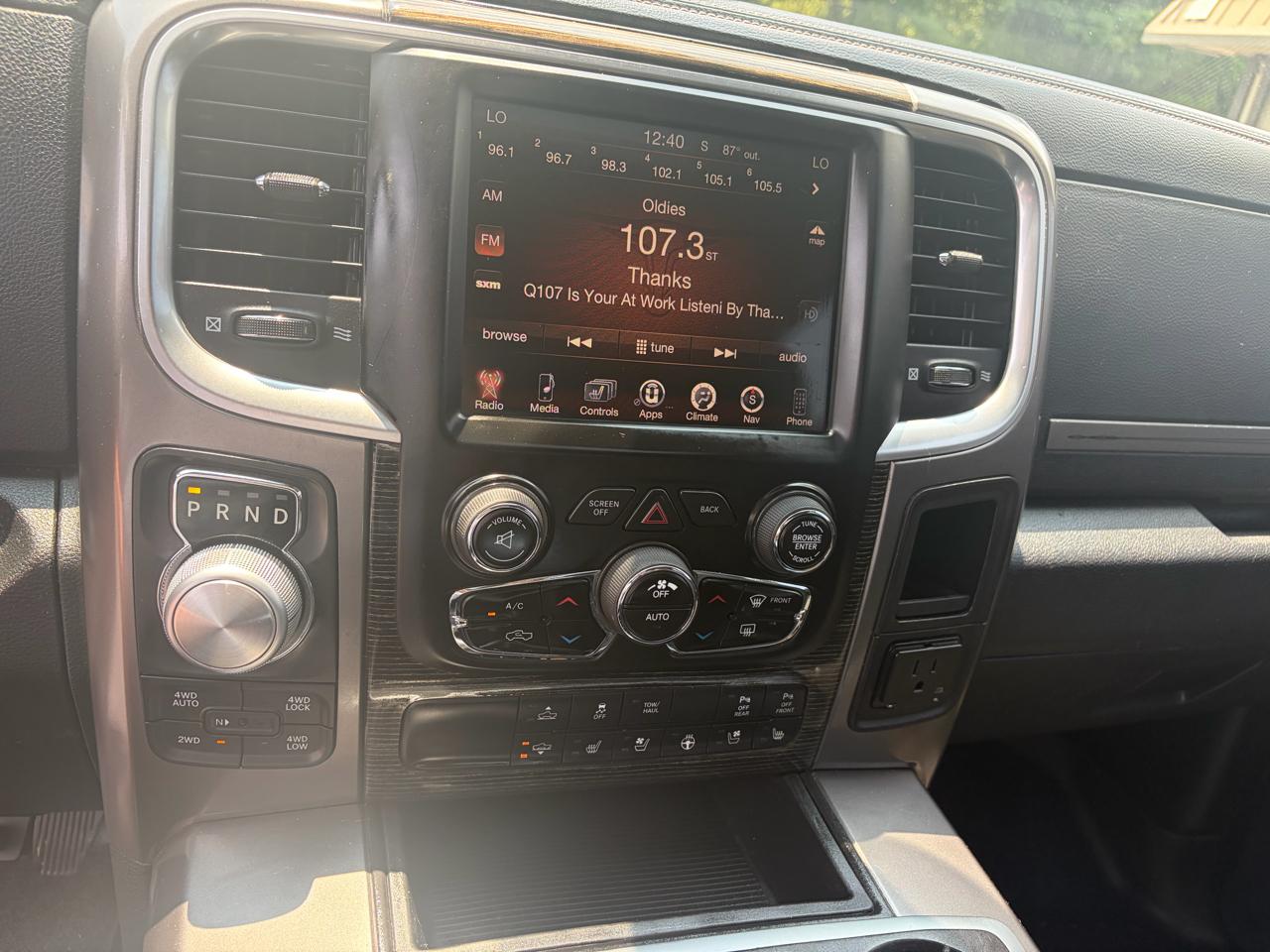 RAM 1500 Limited 4x4 Crew Cab 5'7" Box 2015