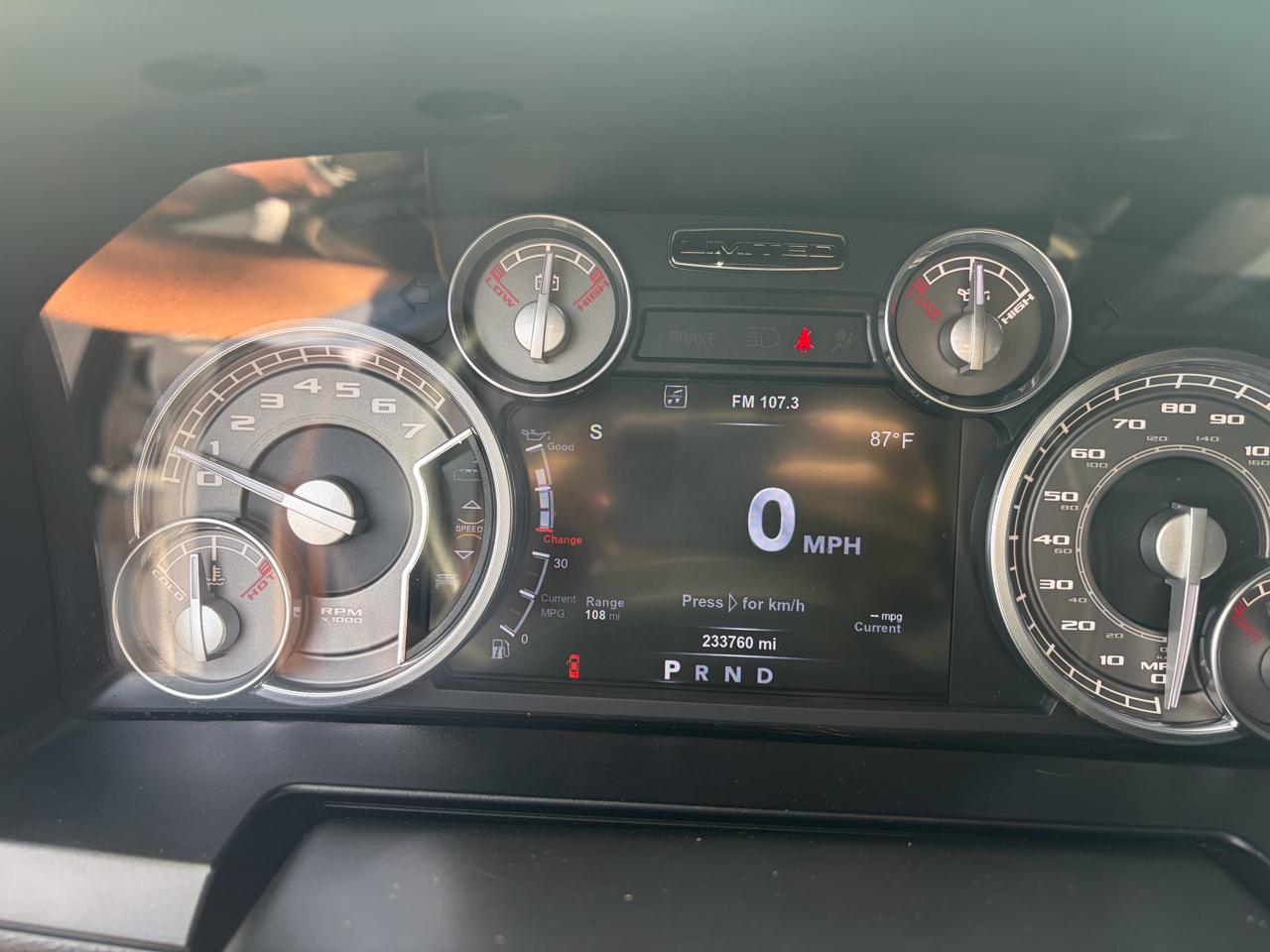 RAM 1500 Limited 4x4 Crew Cab 5'7" Box 2015