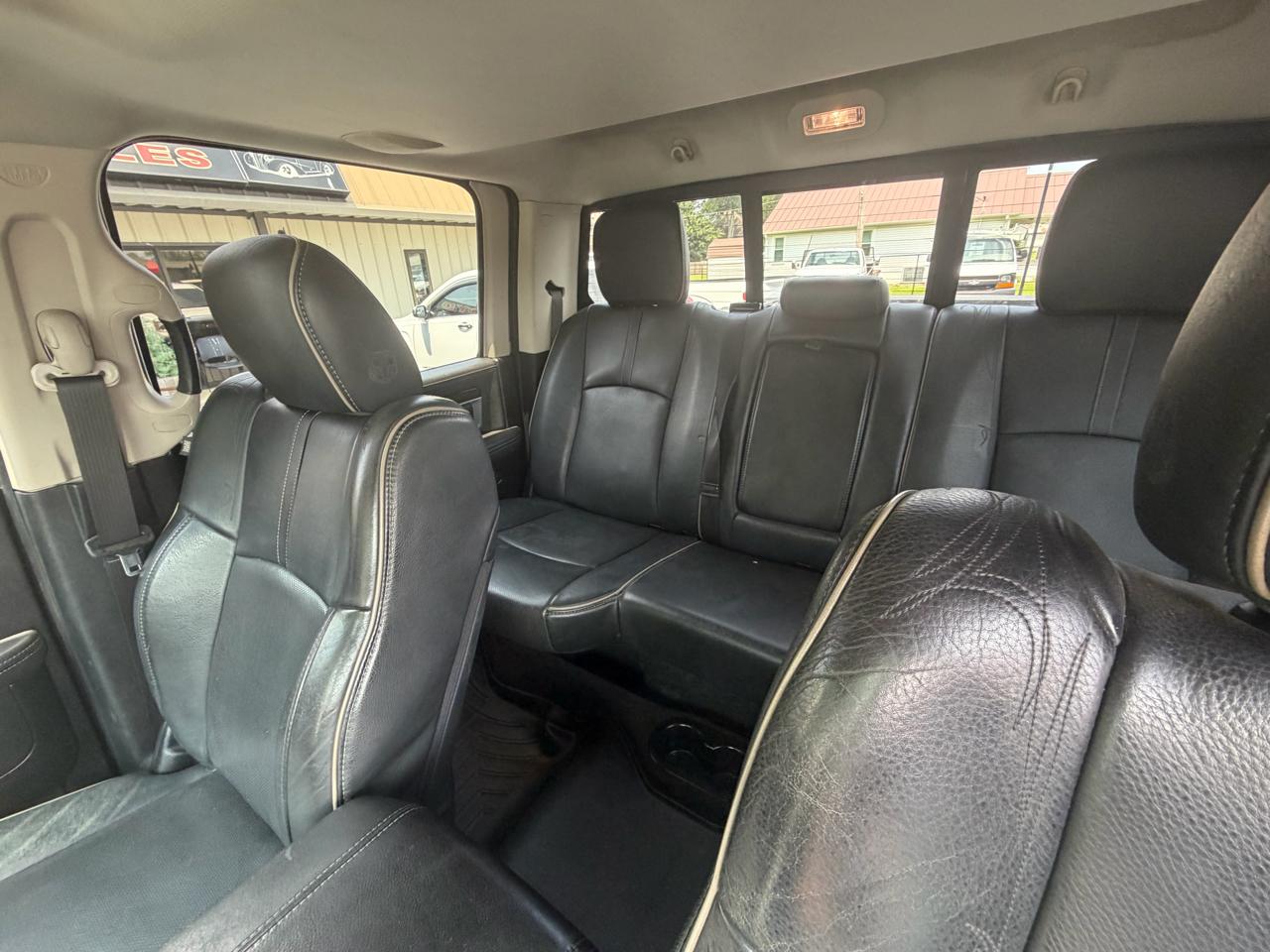 RAM 1500 Limited 4x4 Crew Cab 5'7" Box 2015
