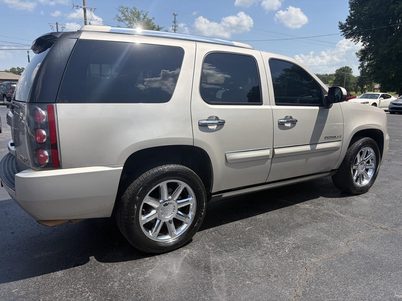GMC Yukon Denali AWD 2008