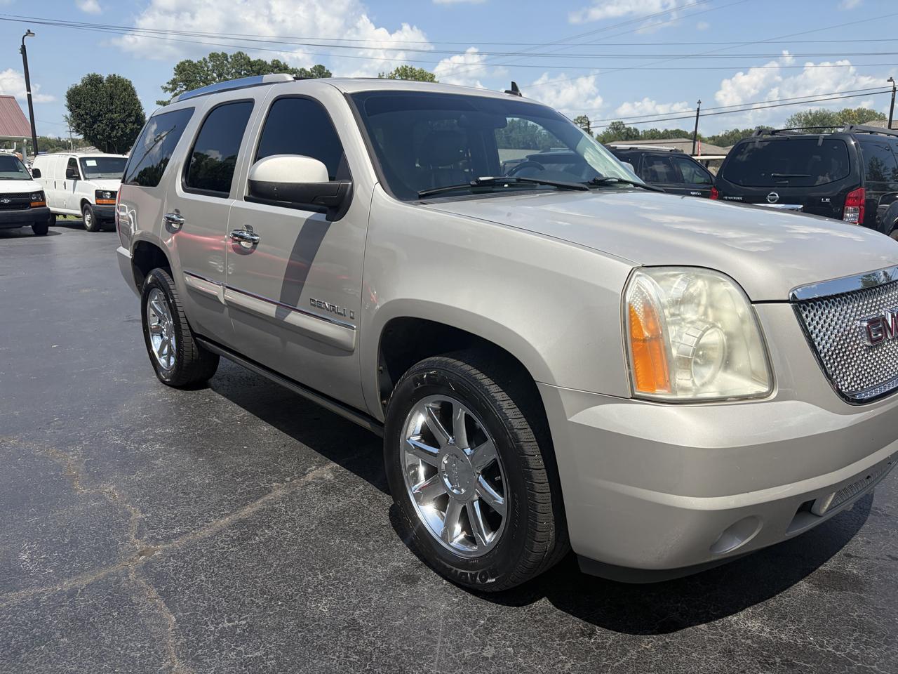GMC Yukon Denali AWD 2008