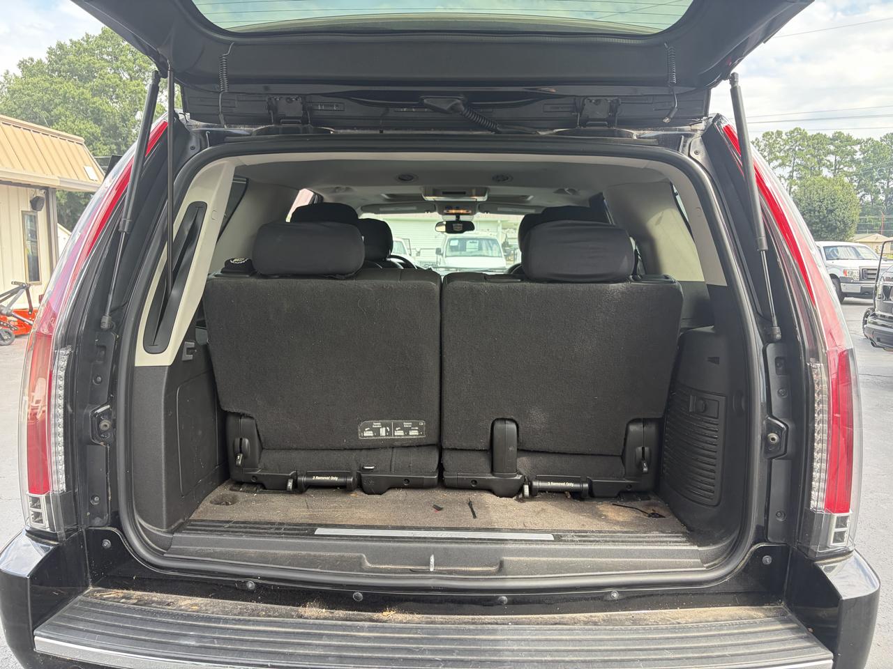 Cadillac Escalade 2WD Premium 2012