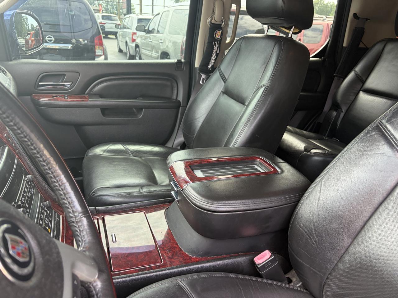 Cadillac Escalade 2WD Premium 2012
