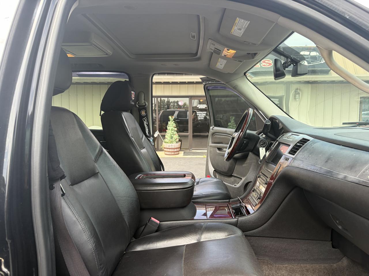 Cadillac Escalade 2WD Premium 2012
