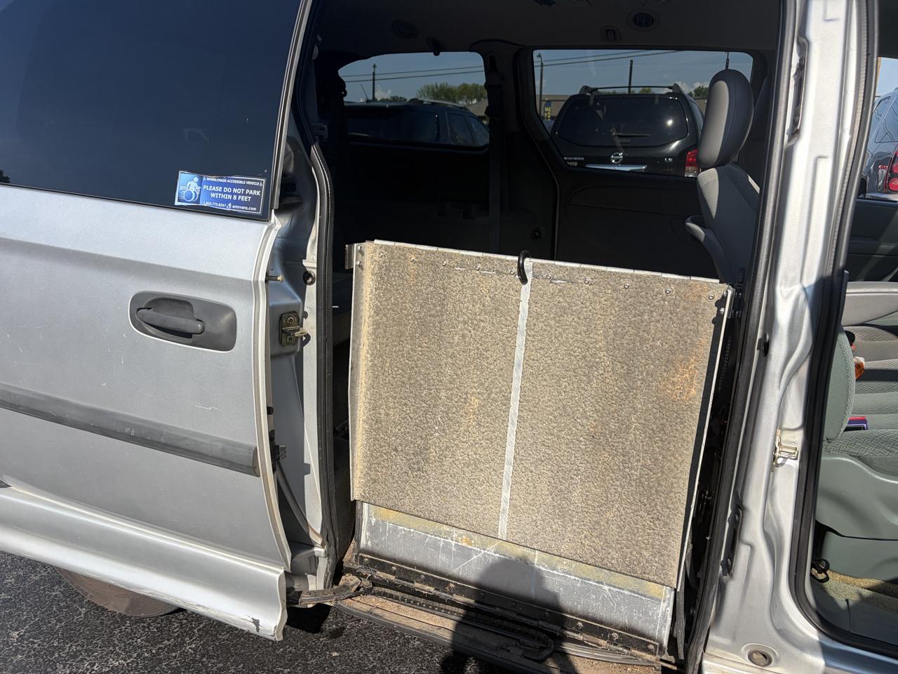 Dodge Grand Caravan SE 2005