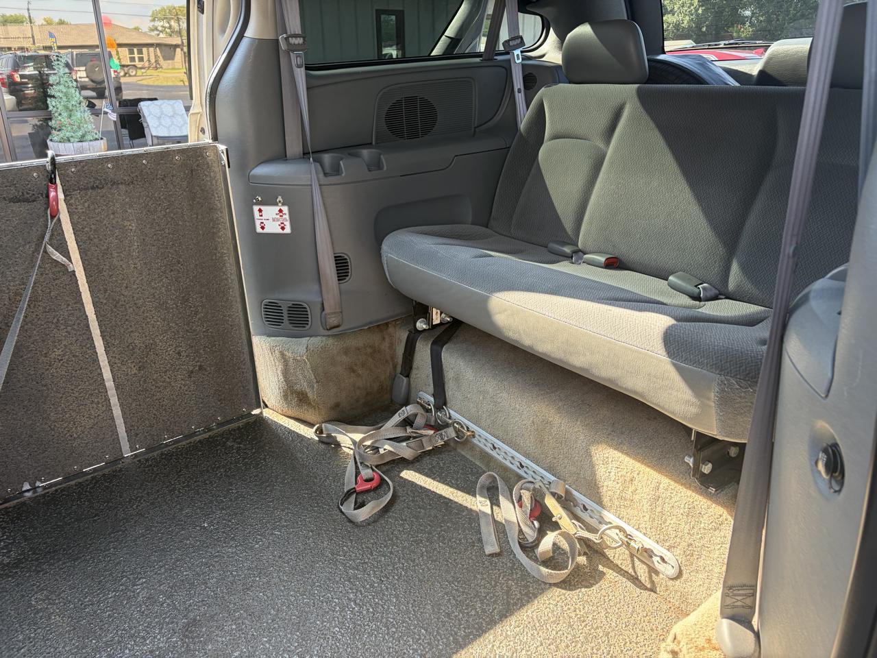 Dodge Grand Caravan SE 2005