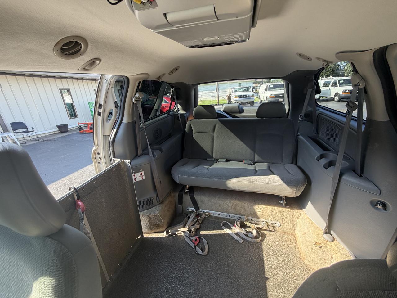 Dodge Grand Caravan SE 2005