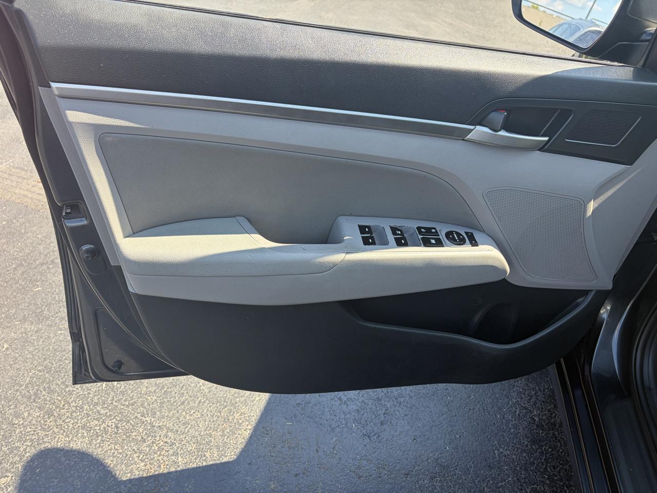 Hyundai Elantra Limited 2020