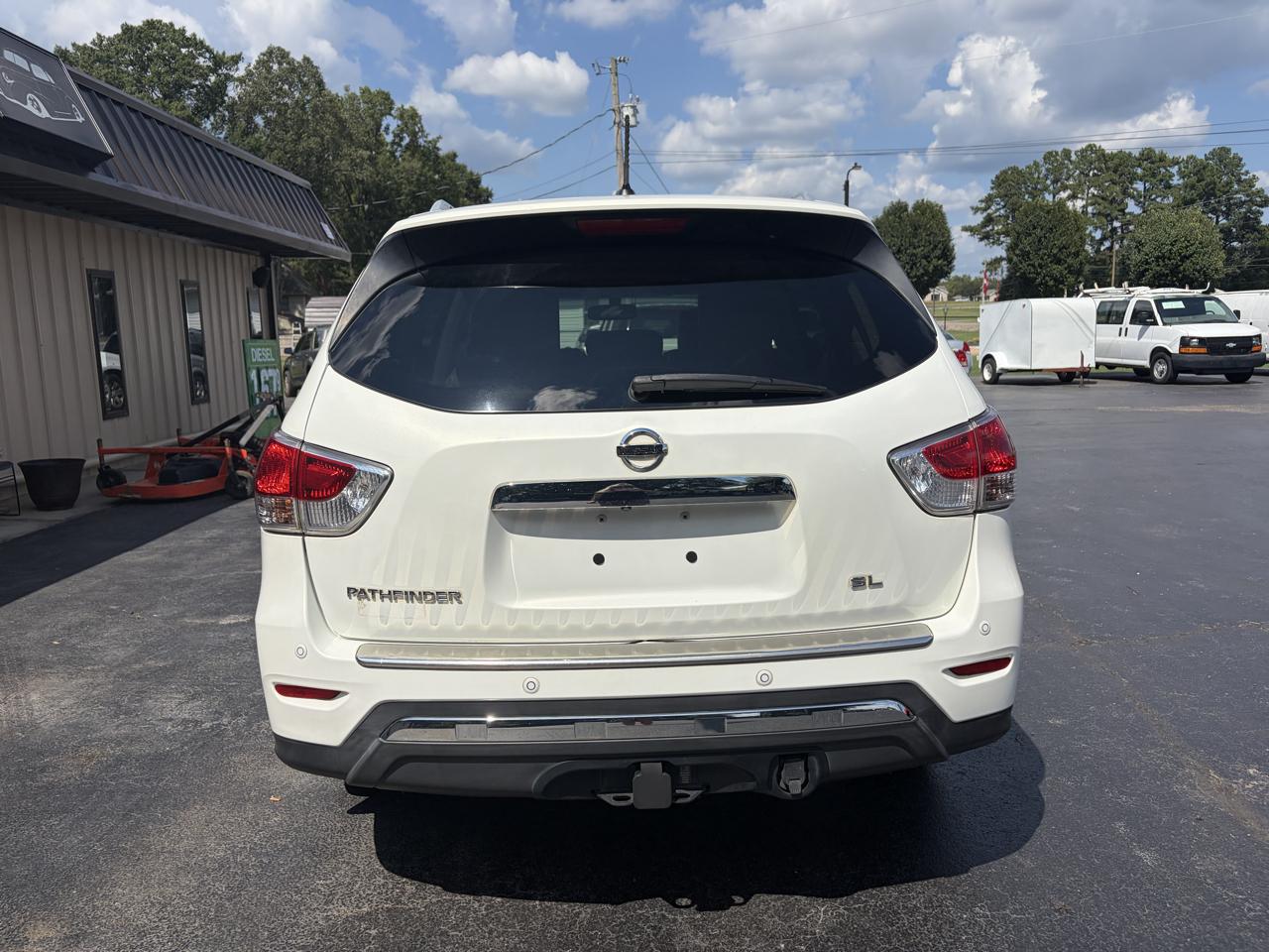 Nissan Pathfinder SL 2WD 2014