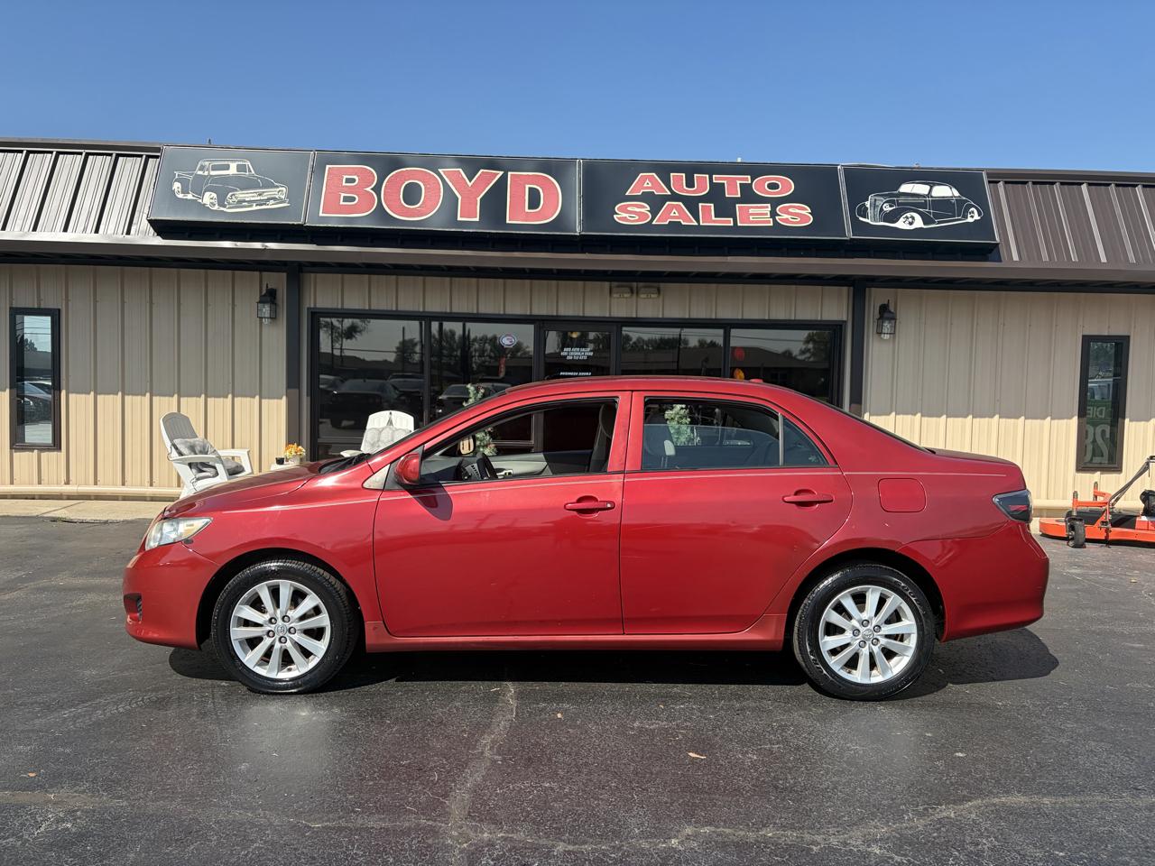 Toyota Corolla Base 5-Speed MT 2010