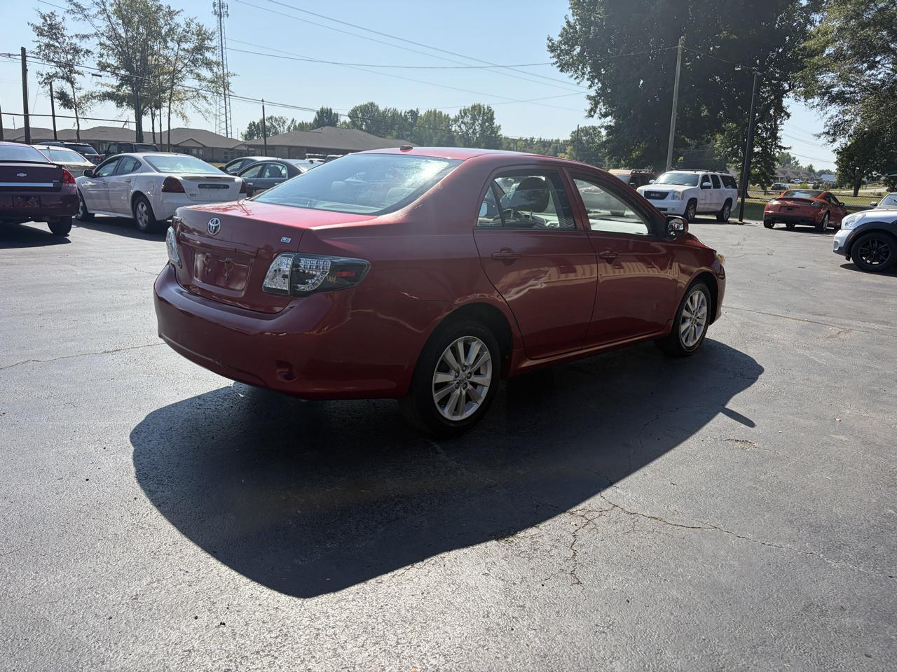 Toyota Corolla Base 5-Speed MT 2010