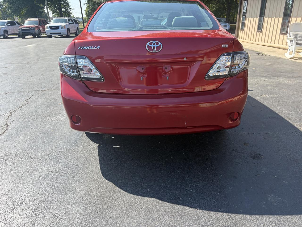 Toyota Corolla Base 5-Speed MT 2010
