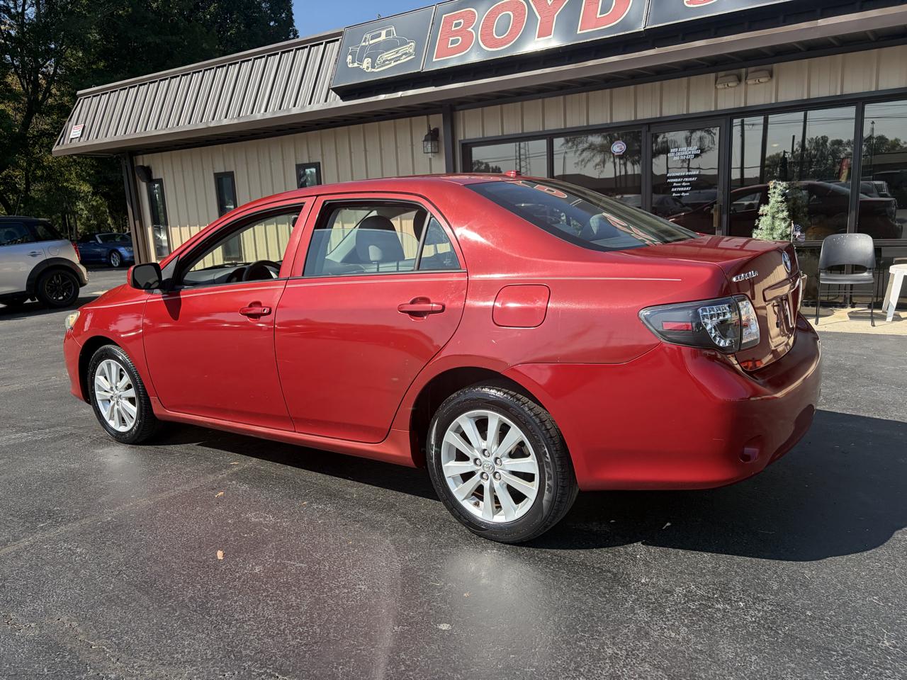 Toyota Corolla Base 5-Speed MT 2010
