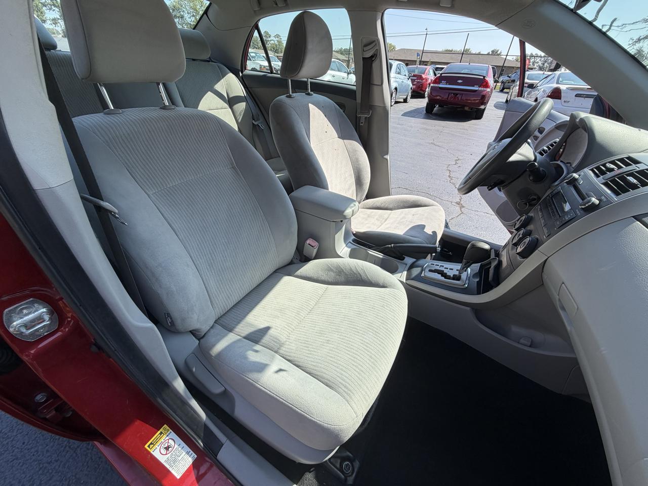Toyota Corolla Base 5-Speed MT 2010