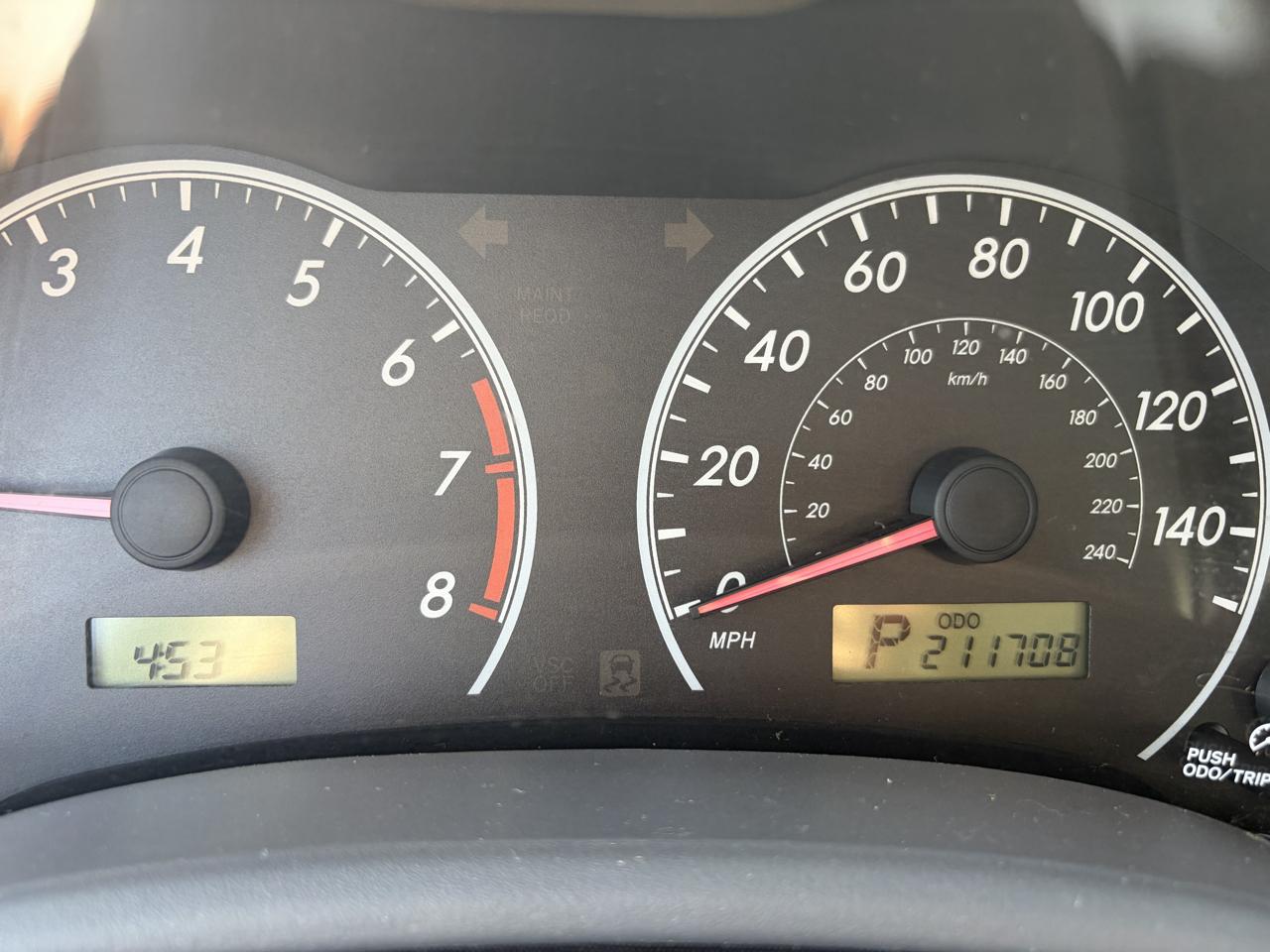 Toyota Corolla Base 5-Speed MT 2010