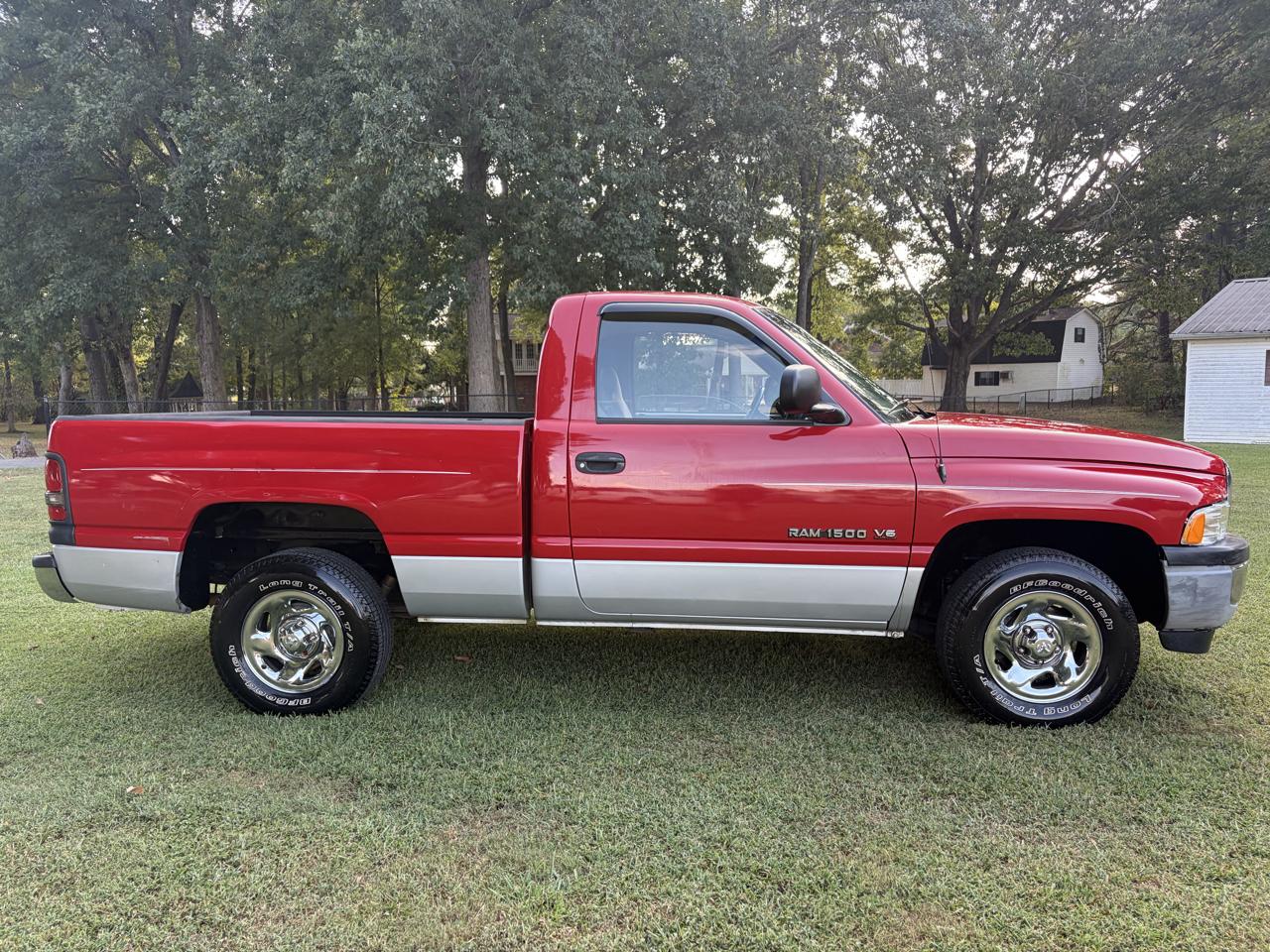 Dodge Ram 1500 2dr Reg Cab 119" WB 2001