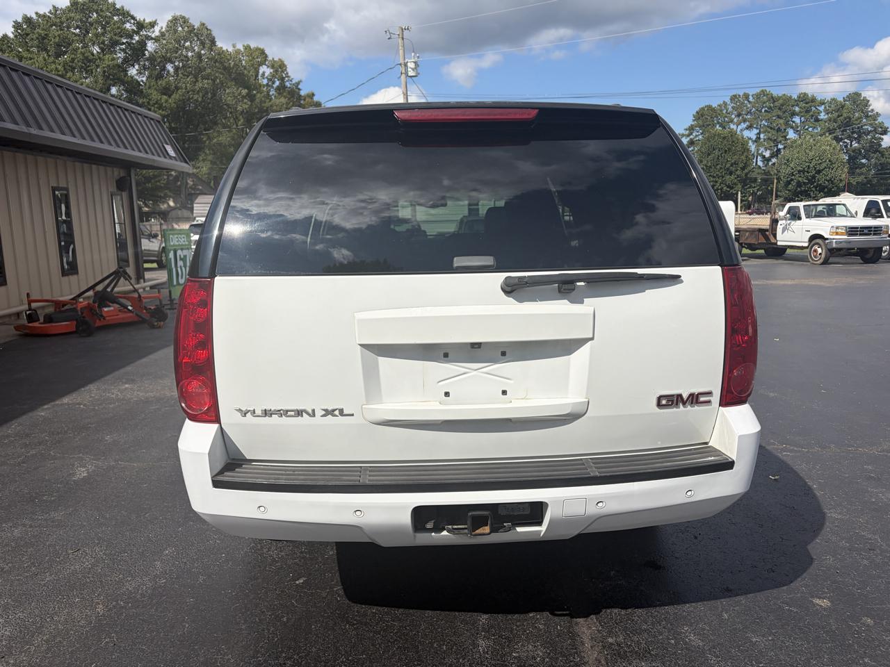 GMC Yukon XL SLE-1 1/2 Ton 2WD 2007