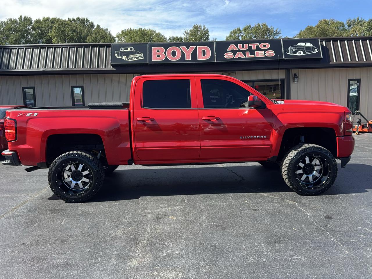 Chevrolet 1/2 Ton Pickups  2018