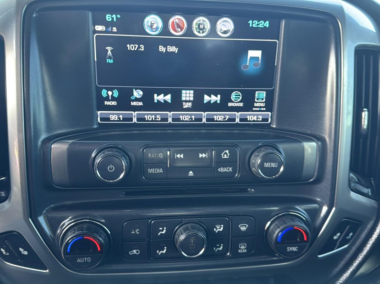 Chevrolet 1/2 Ton Pickups  2018