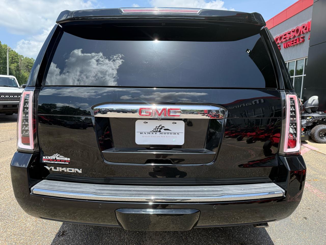 GMC Yukon  2017