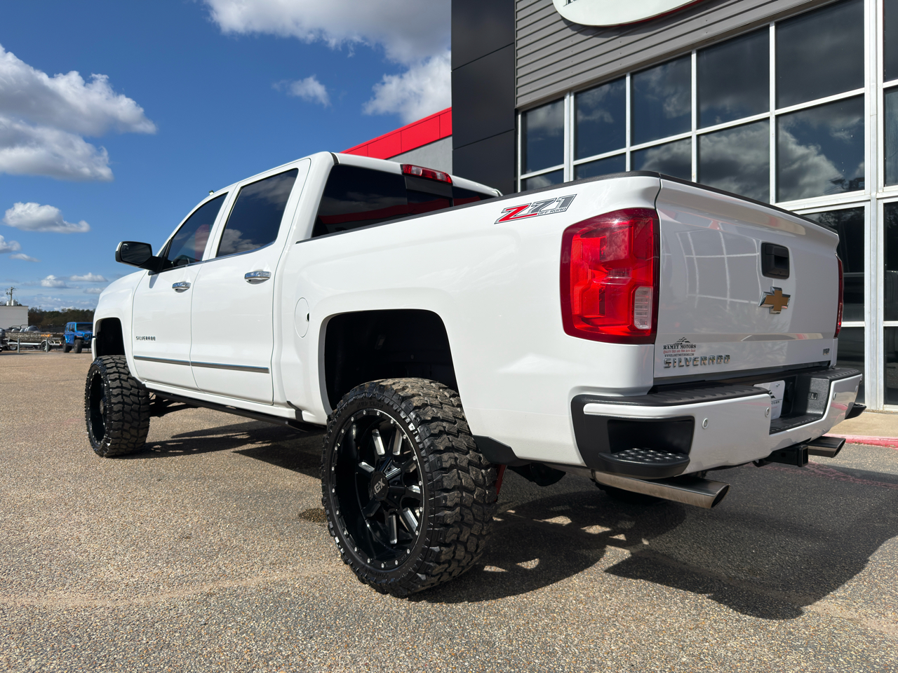 2017 Chevrolet Silverado 1500 LTZ Custom photo 3