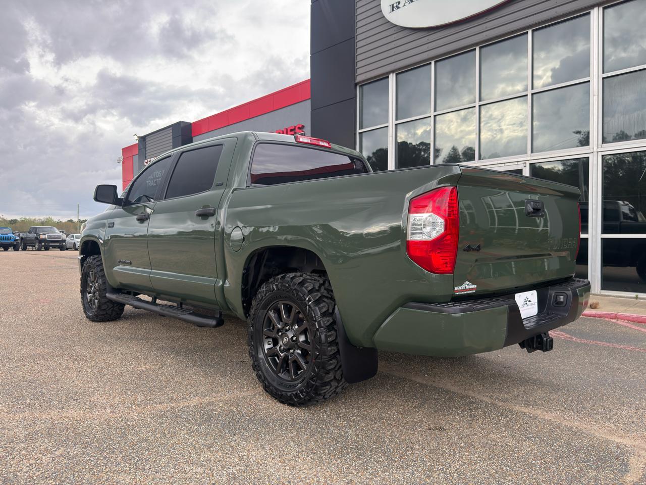 Toyota Tundra 4WD  2021