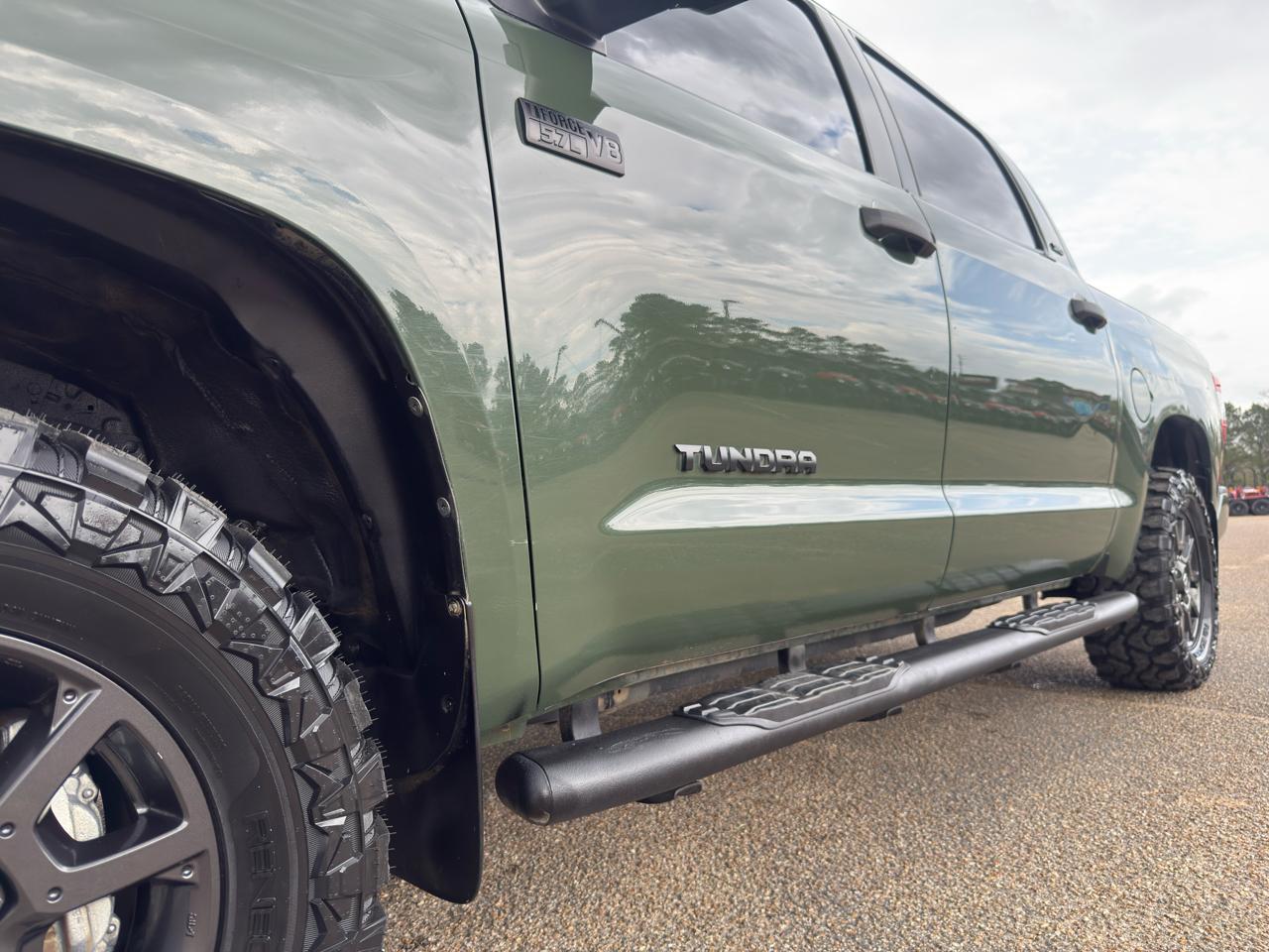 Toyota Tundra 4WD  2021