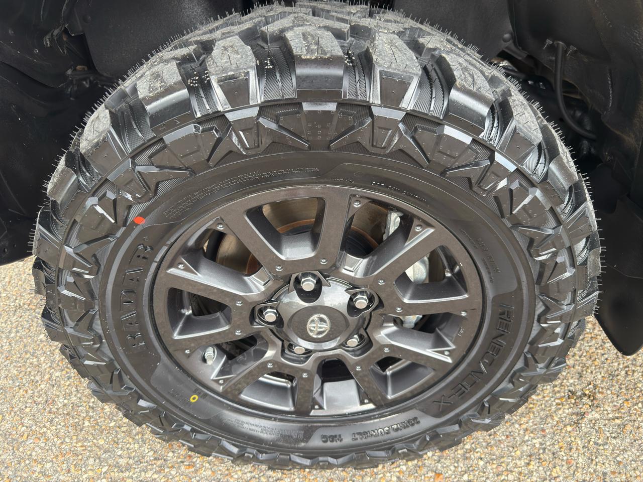 Toyota Tundra 4WD  2021