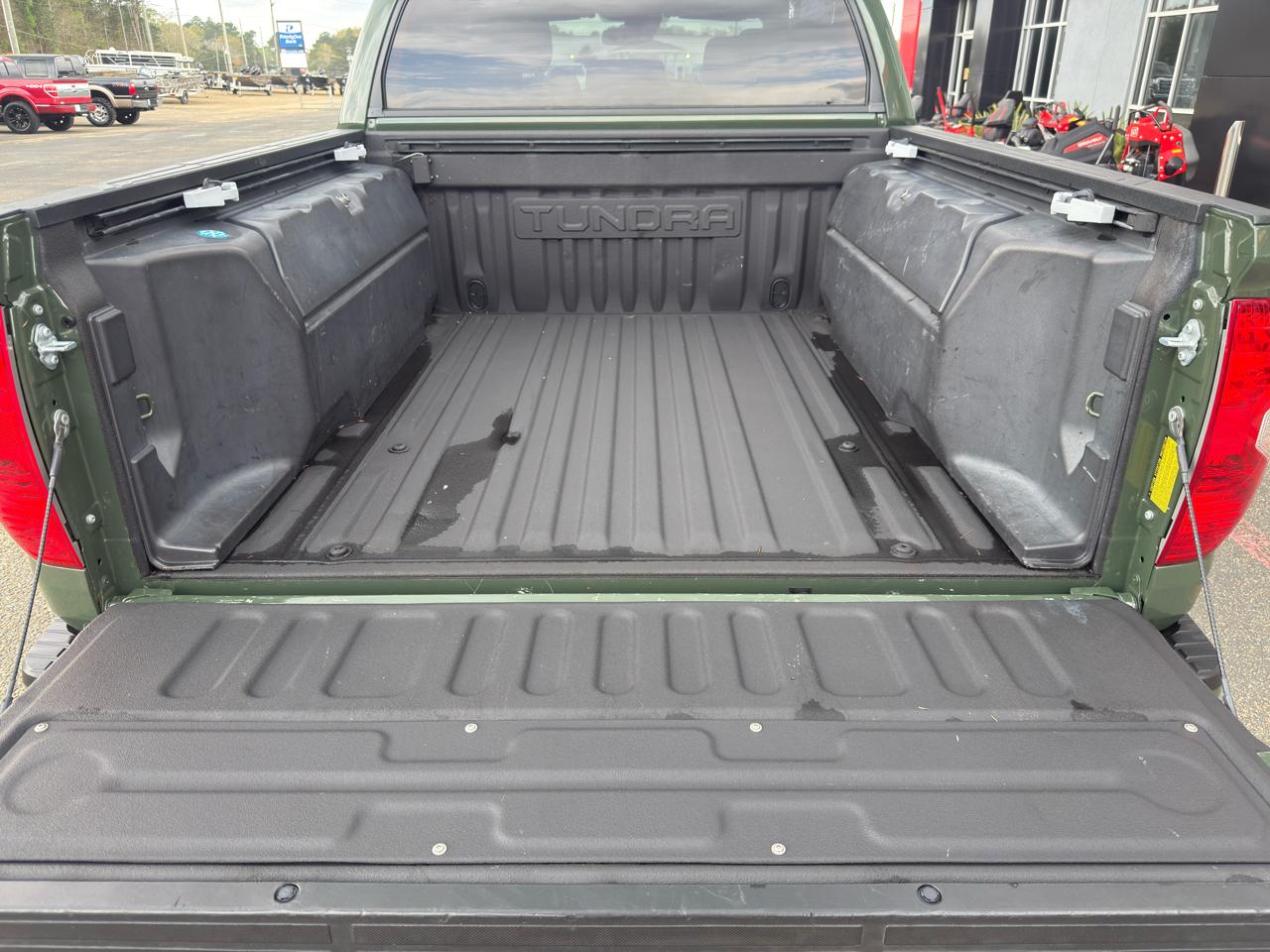 Toyota Tundra 4WD  2021